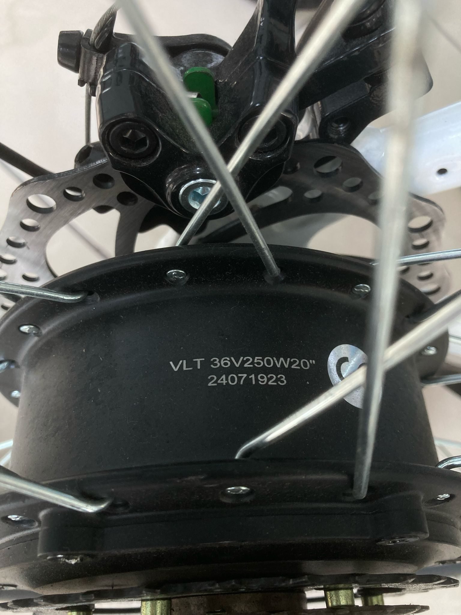 3M101-0003B-00-rotated-1.jpg VB1 MOTOR 36V 250W - Görsel 1