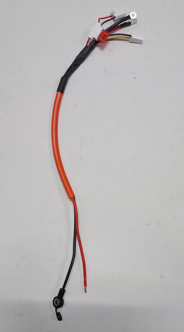 3M411-5013A-00-1.jpg APM2 SİGORTA AKU BAĞLANTI KABLOSU(28CM) - Görsel 1