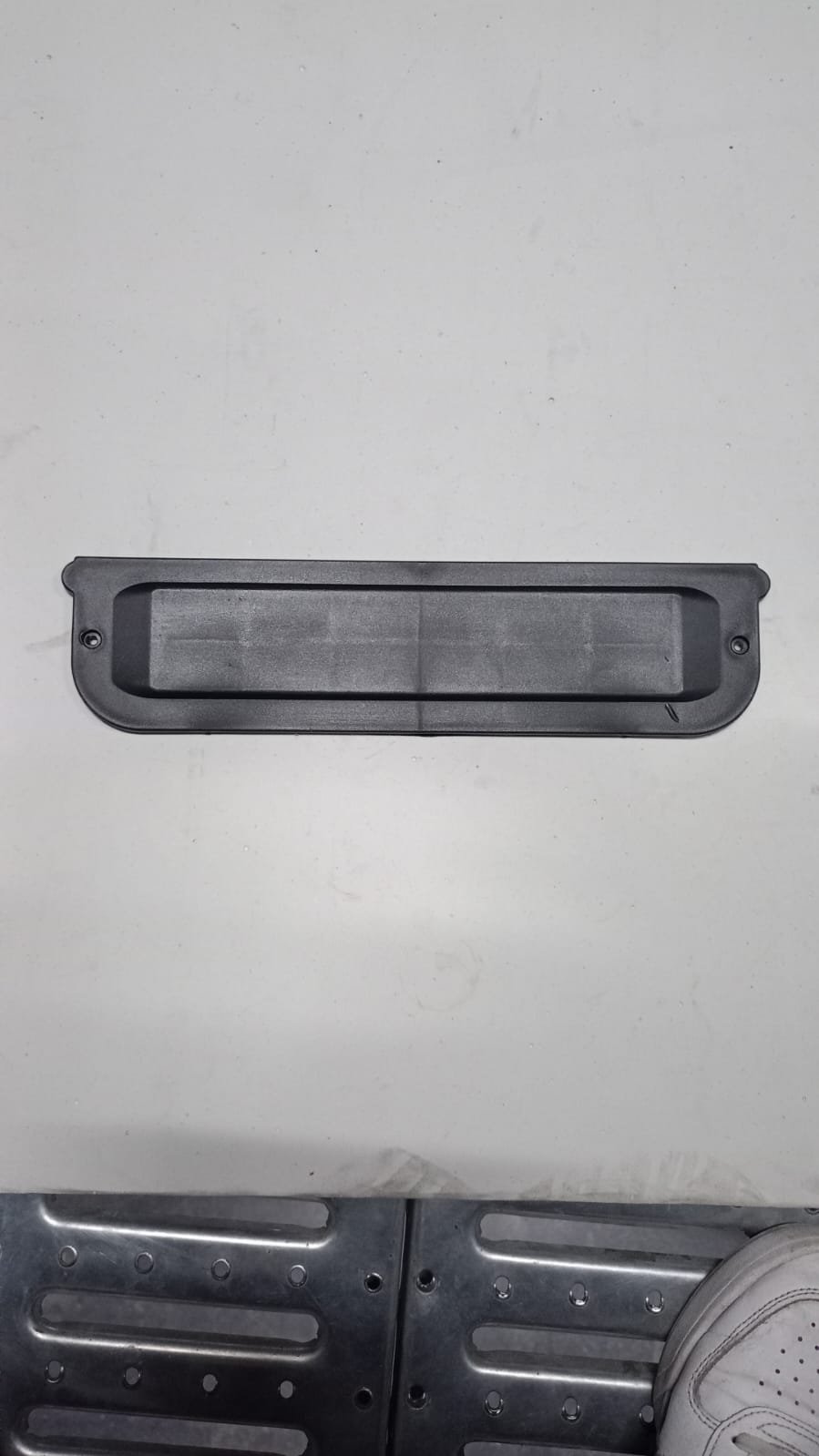 3M411-7005A-00-1.jpg APM2 ARKA SEPET İÇİ KAPAK PLASTİK - Görsel 1