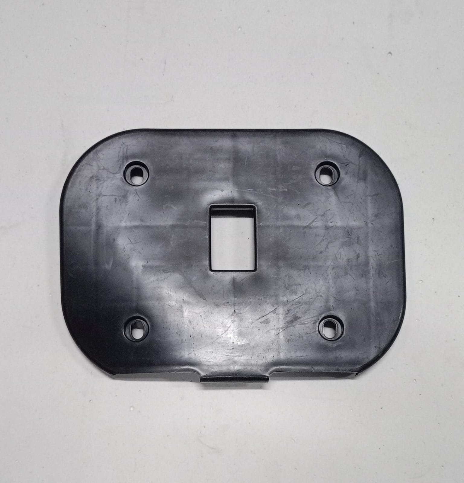 3M411-7010A-00-1.jpg APM2 ÇOCUK KOLTUK ALTI PLASTİK - Görsel 1