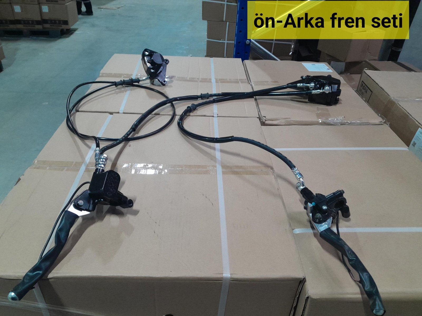 3M710-4001A-00-scaled-1.jpg APX3 ÖN ARKA HIDROLIK FREN SETI - Görsel 1