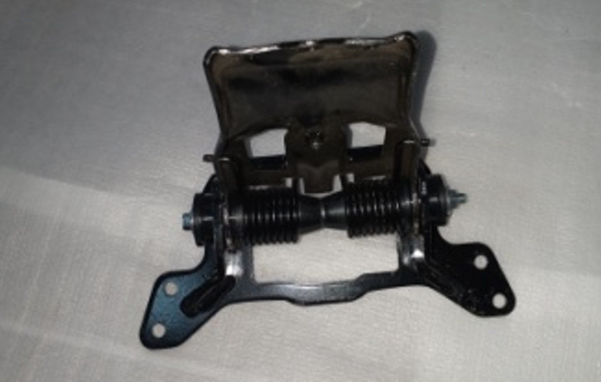 3M711-0006A-00.jpg RSX4 KOLTUK MINDERI BAĞLANTI DEMIRI - Görsel 1
